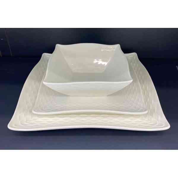 Service de table en porcelaine tendre blanche