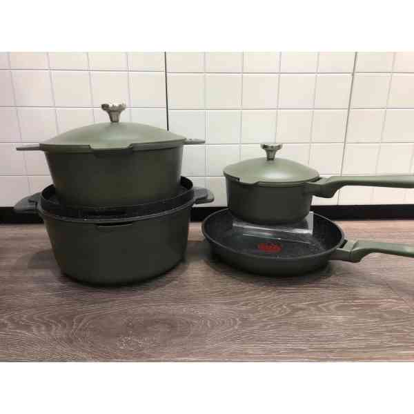 Ensemble de Batteries de cuisine Moderne et épuré