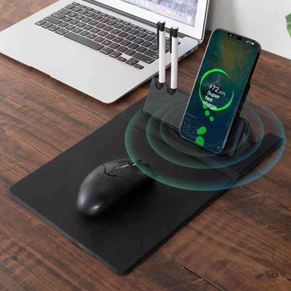 Tapis de Souris et Chargeur de Smartphone