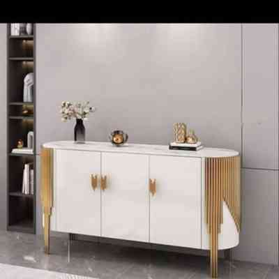Buffet Design Moderne - Finition Dorée ISDS00228 Style & confort 200 000 FCFA Buffet Design Moderne - Finition Dorée ISDS00228 Style & confort 200 000 FCFA