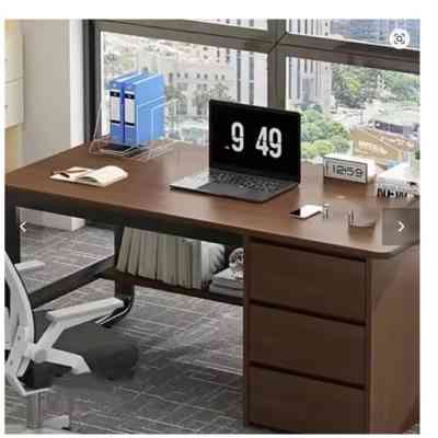 BUREAU D'ORDINATEUR AVEC 3 TIROIRS ET 1 ETAGERE MEDS0003 Style & confort 55 000 FCFA